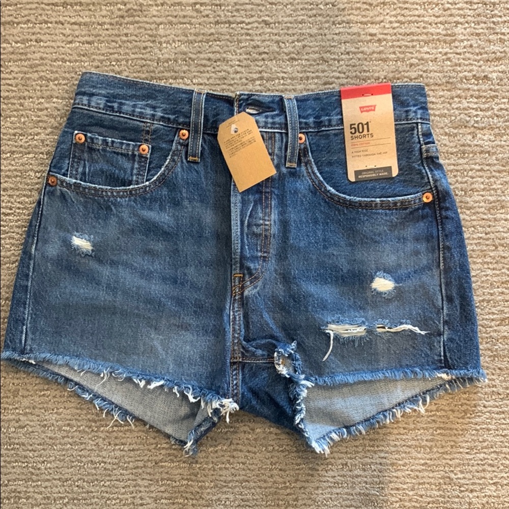 NWT Levi’s 501 Shorts, size W26